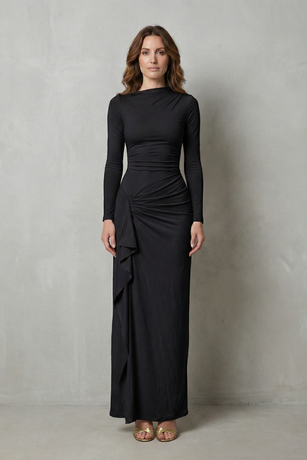 Veneta – Skulptierter Seitendrapée – Maxi-Kleid mit langen Ärmeln