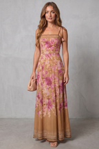 Floréline – Blumige Eleganz mit Karree-Ausschnitt – Maxikleid