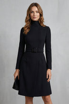 Nivara – Asymmetrischer Gürtel an der Taille – Midi-Kleid in A-Linie