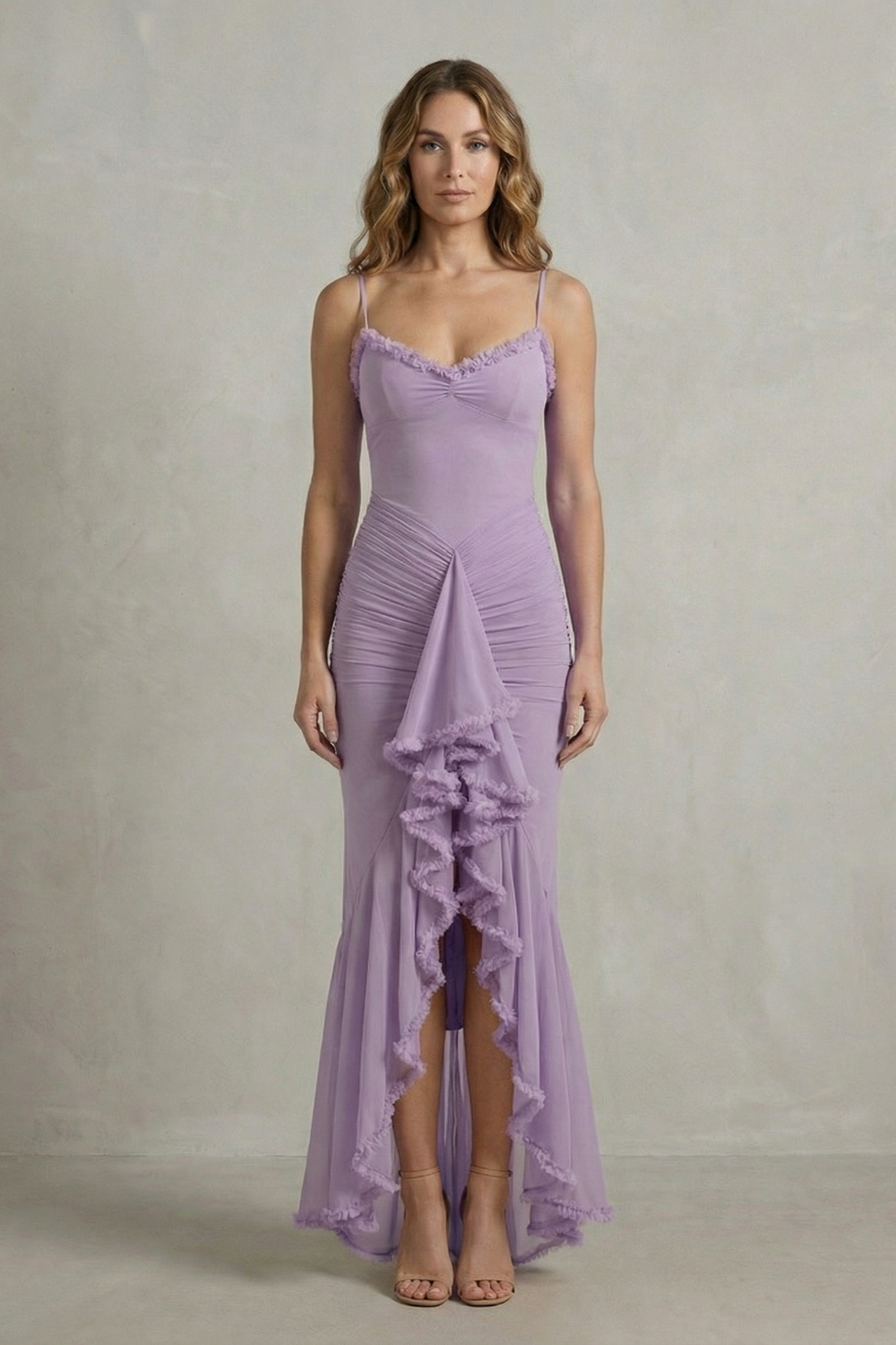 Phoebe – Femininer Rüschenzauber – Ärmelloses High-Low Maxikleid