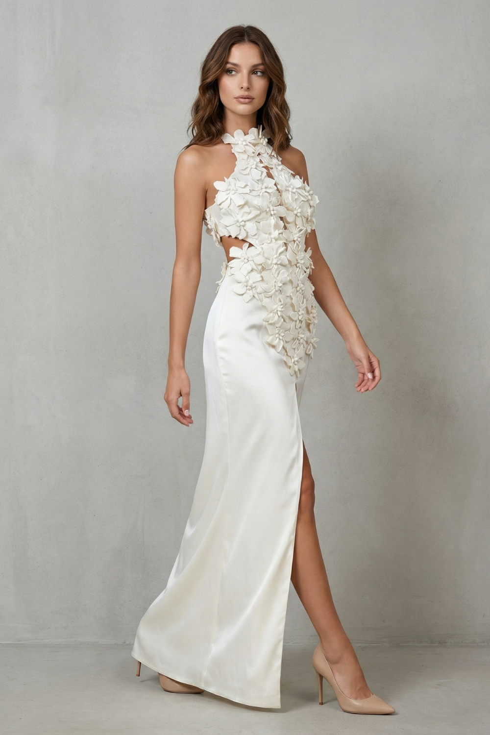 Una – Ätherische Blüte – Maxikleid mit Neckholder und Blumenschlitz für Damen