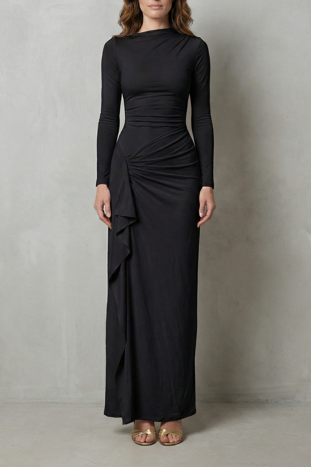 Veneta – Skulptierter Seitendrapée – Maxi-Kleid mit langen Ärmeln