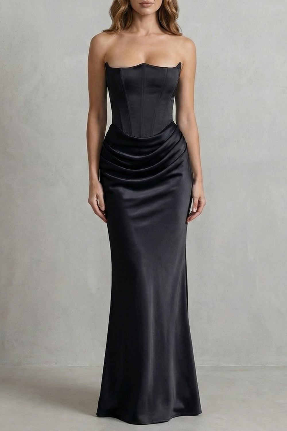 Evelisse – Skulptiertes Satin-Drapé – Trägerloses Korsett-Maxikleid