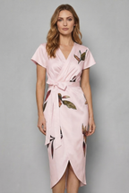 Lioravelle – Mühelose Wickelsilhouette – Midikleid