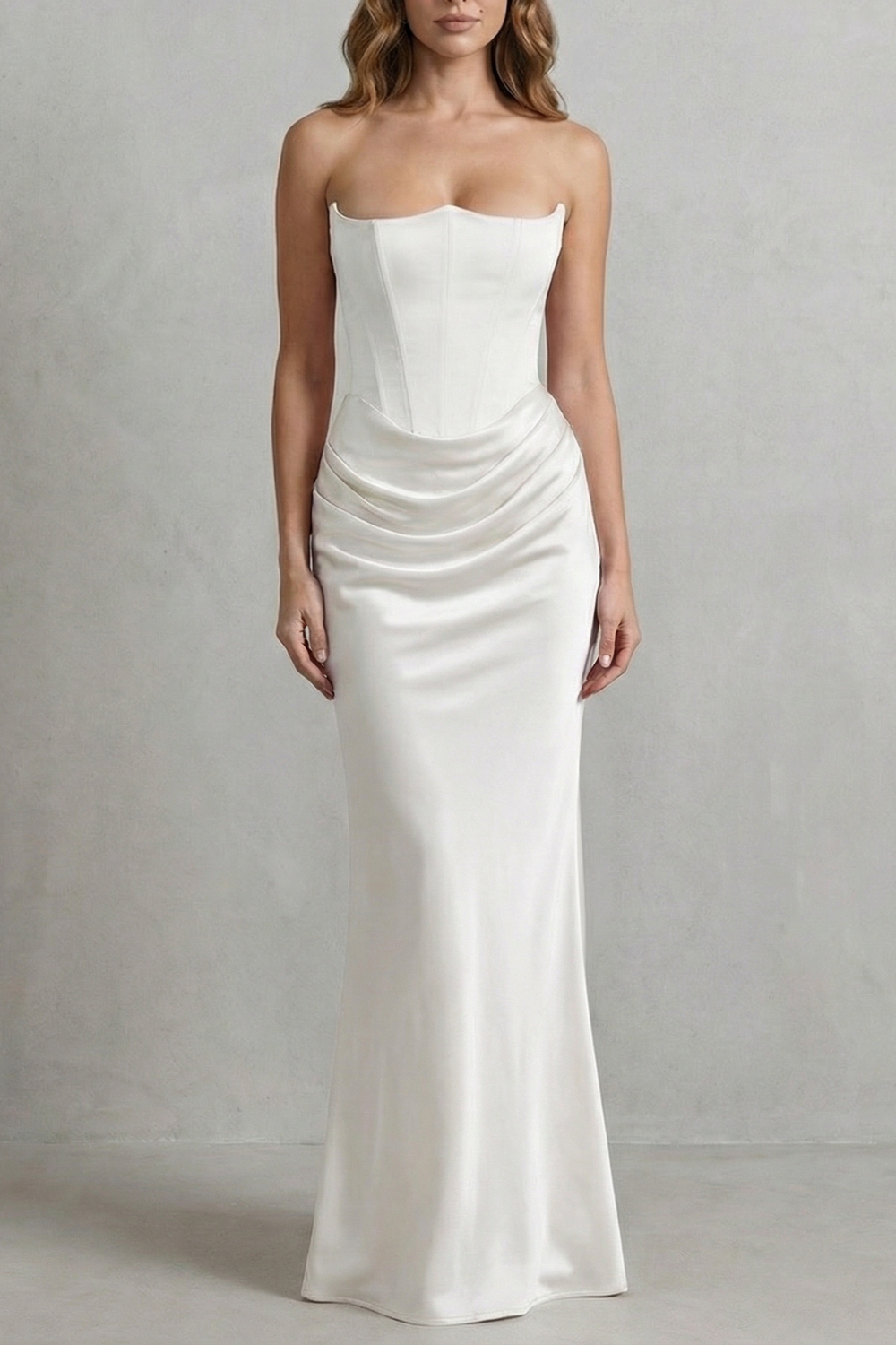 Evelisse – Skulptiertes Satin-Drapé – Trägerloses Korsett-Maxikleid