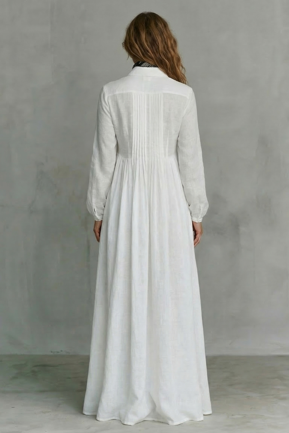 Lunarelle – Timeless minimalism – Mao collar maxi dress