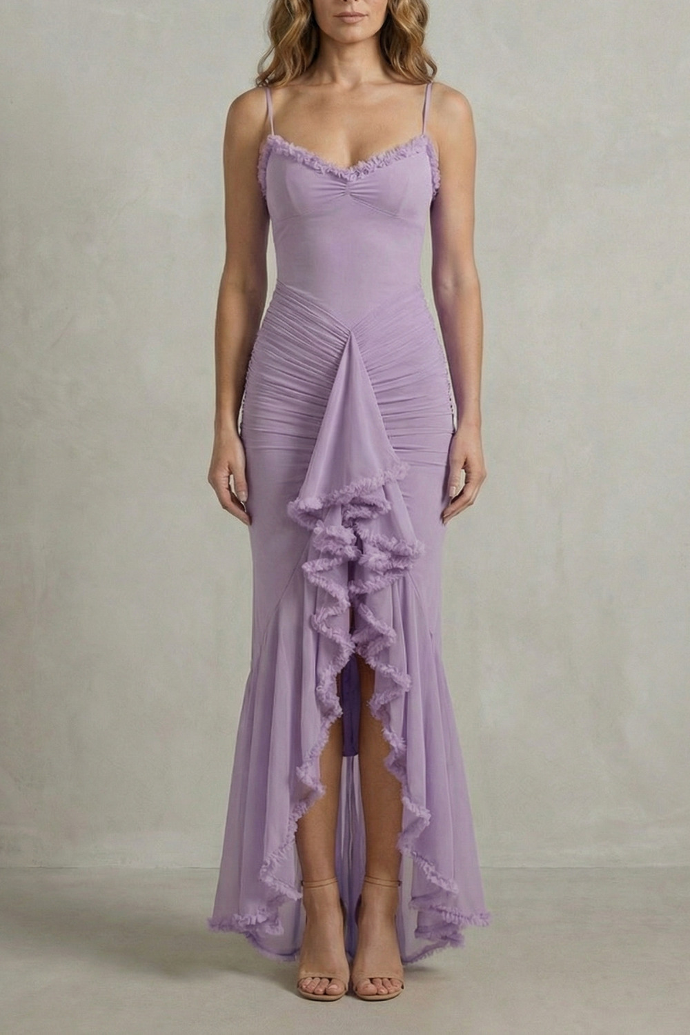 Phoebe – Femininer Rüschenzauber – Ärmelloses High-Low Maxikleid