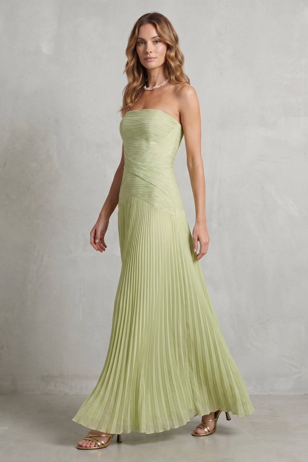 Skyelle – Plissierte trägerlose Eleganz – Maxikleid