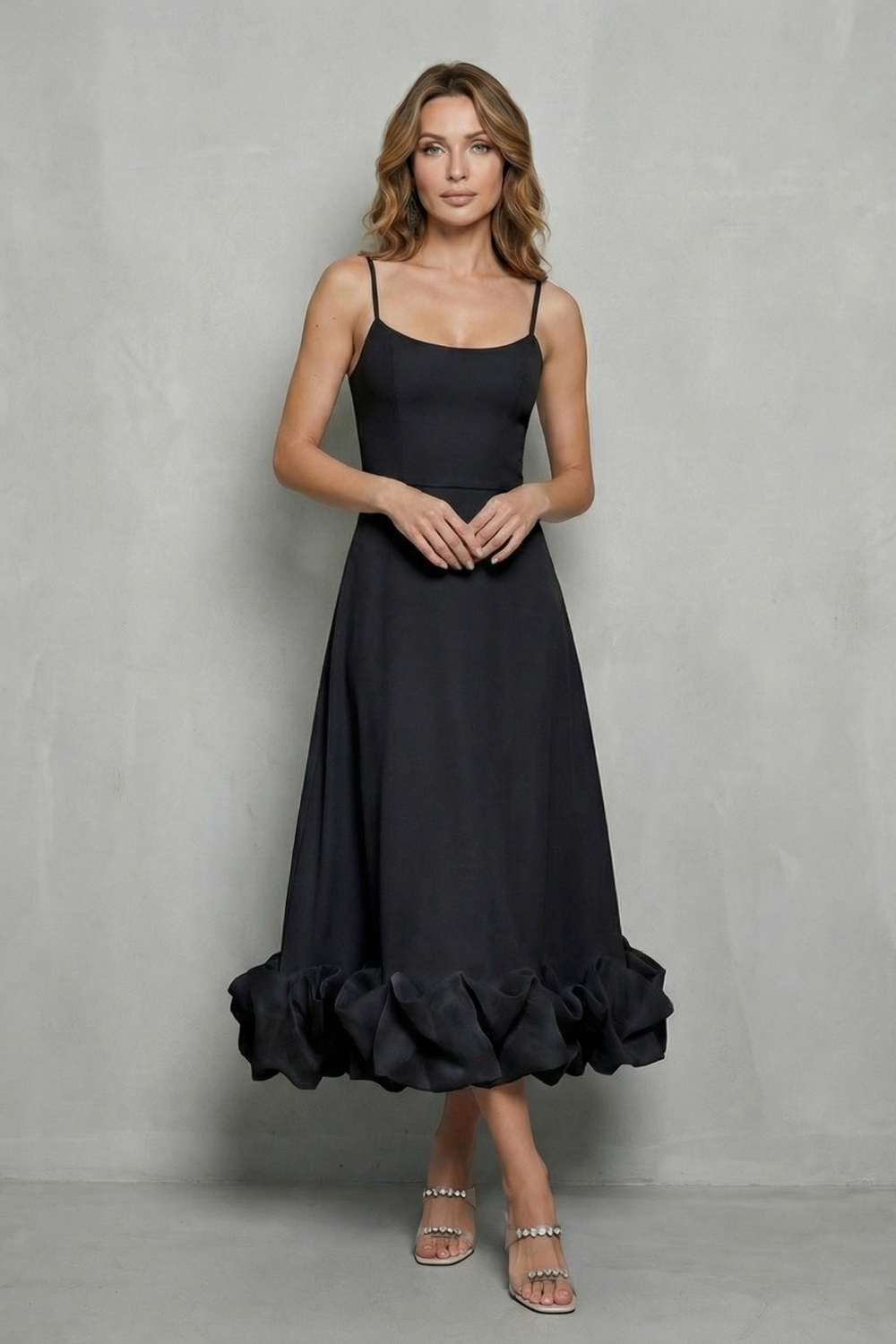 Elowenne – Romantisches Kleid mit Rüschensaum – Ärmelloses Midikleid