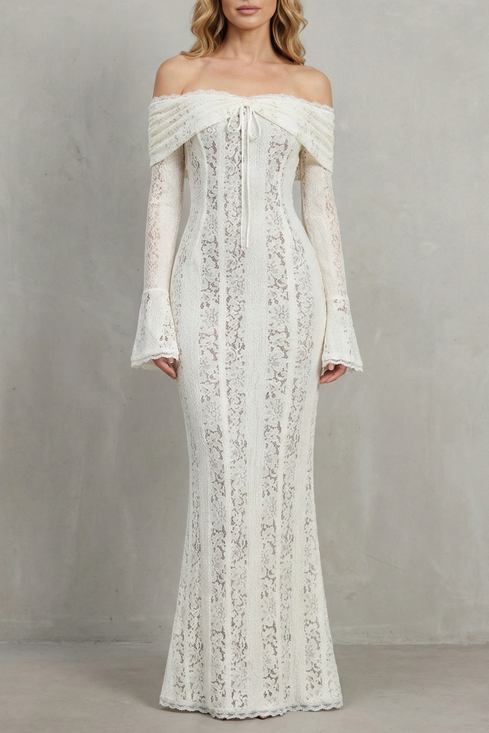 Elarina – Romantische Spitzen-Silhouette – schulterfreies Maxikleid