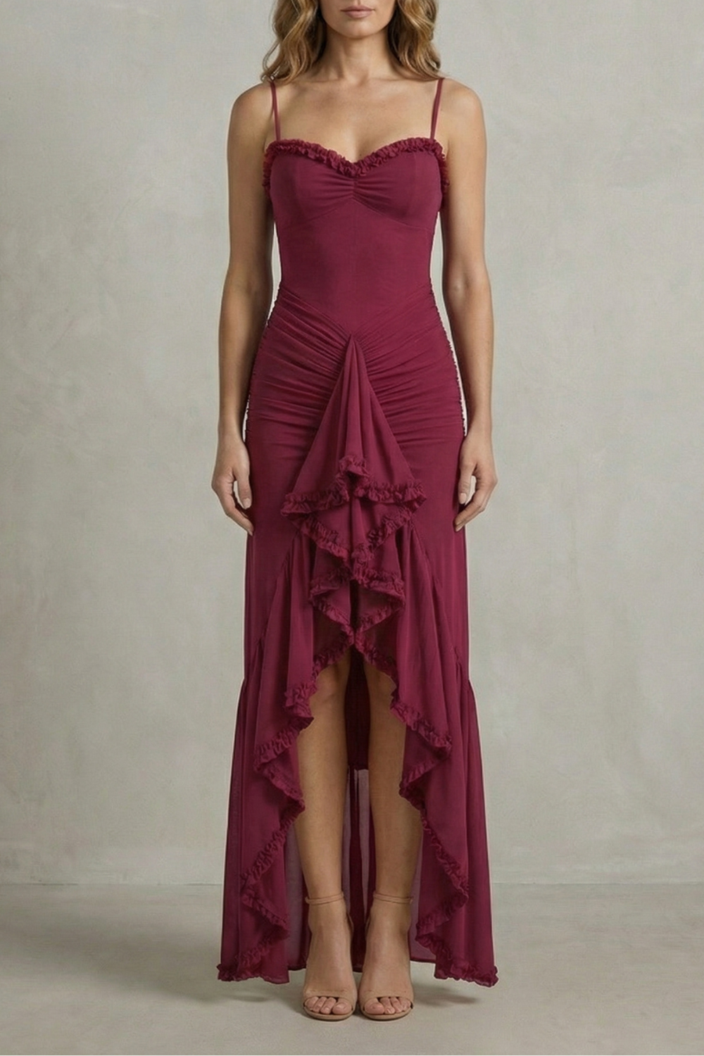 Phoebe – Femininer Rüschenzauber – Ärmelloses High-Low Maxikleid