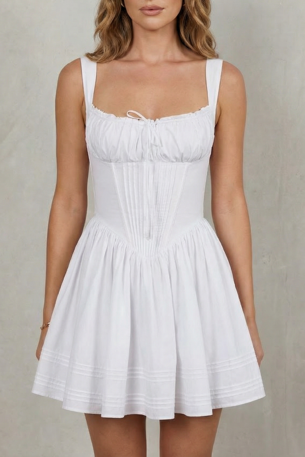 Avellina – Zarter floraler Charme – Minikleid