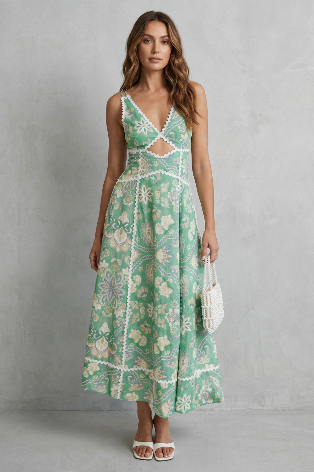 Luminara – Künstlerische Cutout-Eleganz – Maxikleid