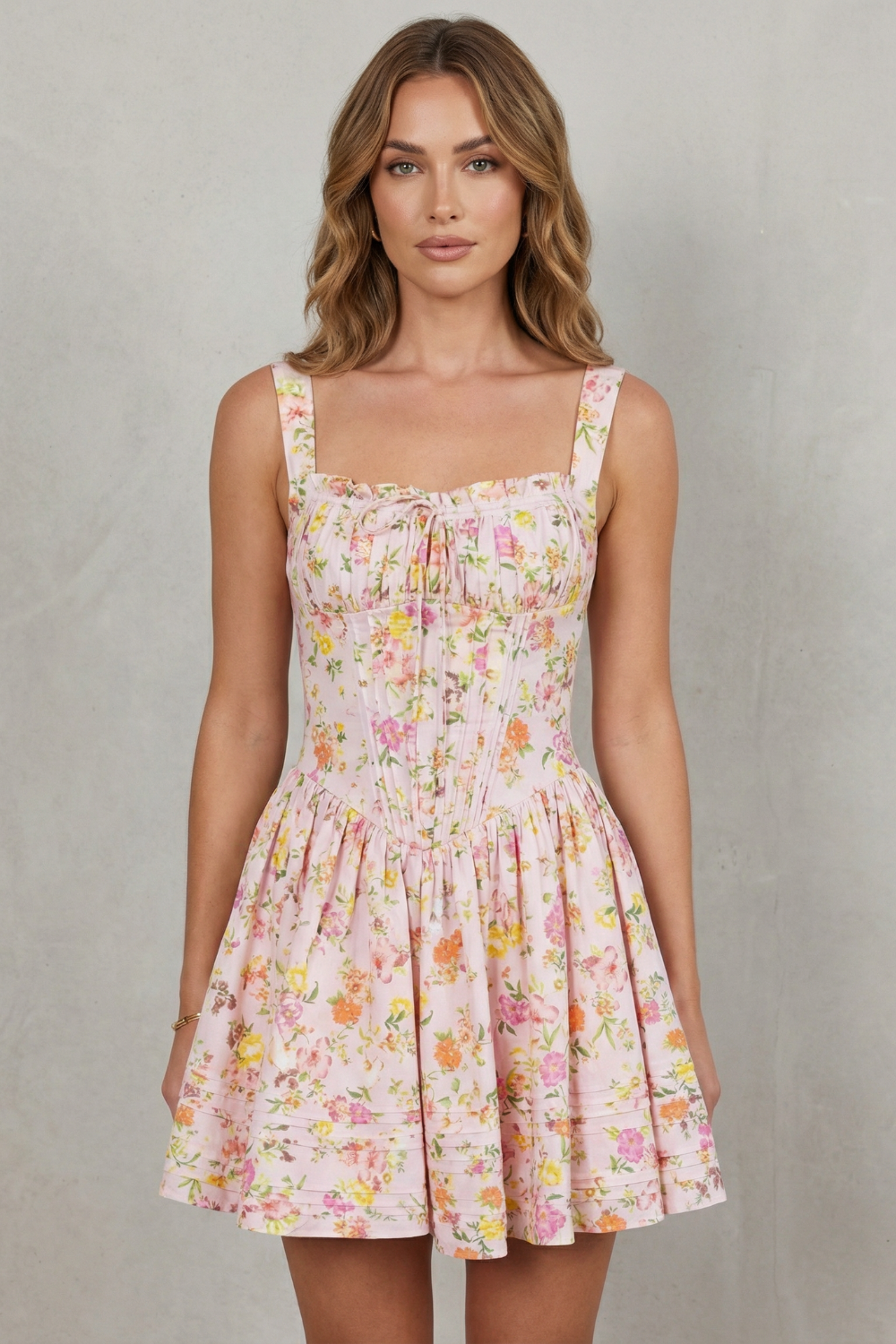 Avellina – Zarter floraler Charme – Minikleid