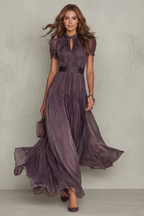Velouraine – Eleganz mit Spitzen-Keyhole – Maxikleid