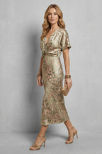Zarielle – Drapierte Eleganz – Maxikleid mit V-Ausschnitt
