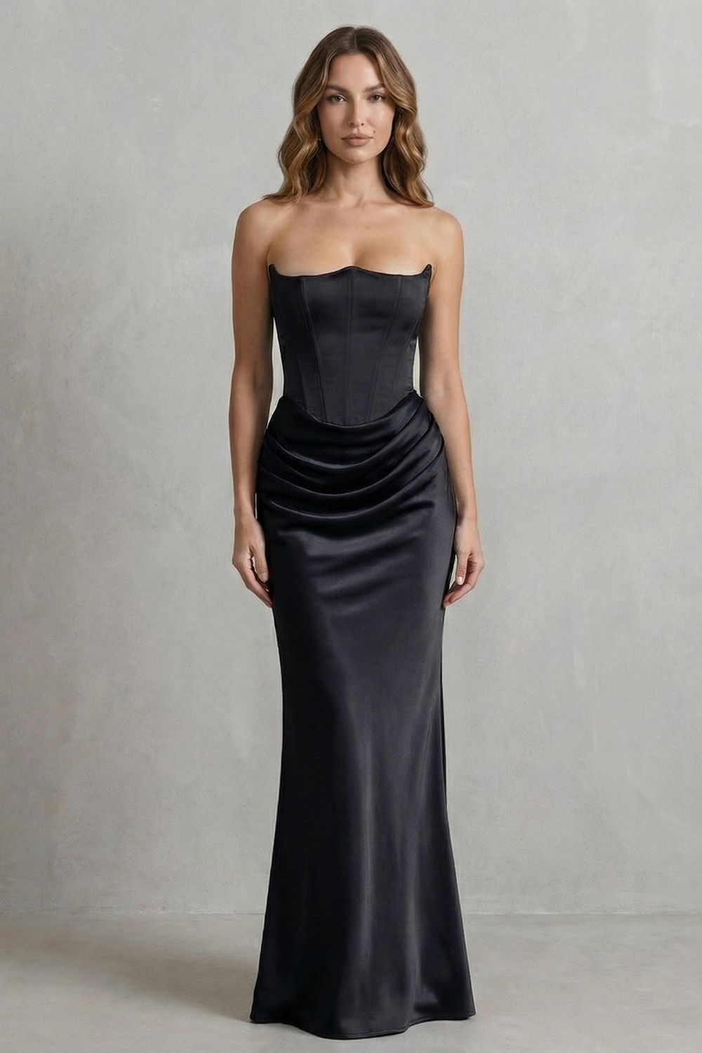 Evelisse – Skulptiertes Satin-Drapé – Trägerloses Korsett-Maxikleid