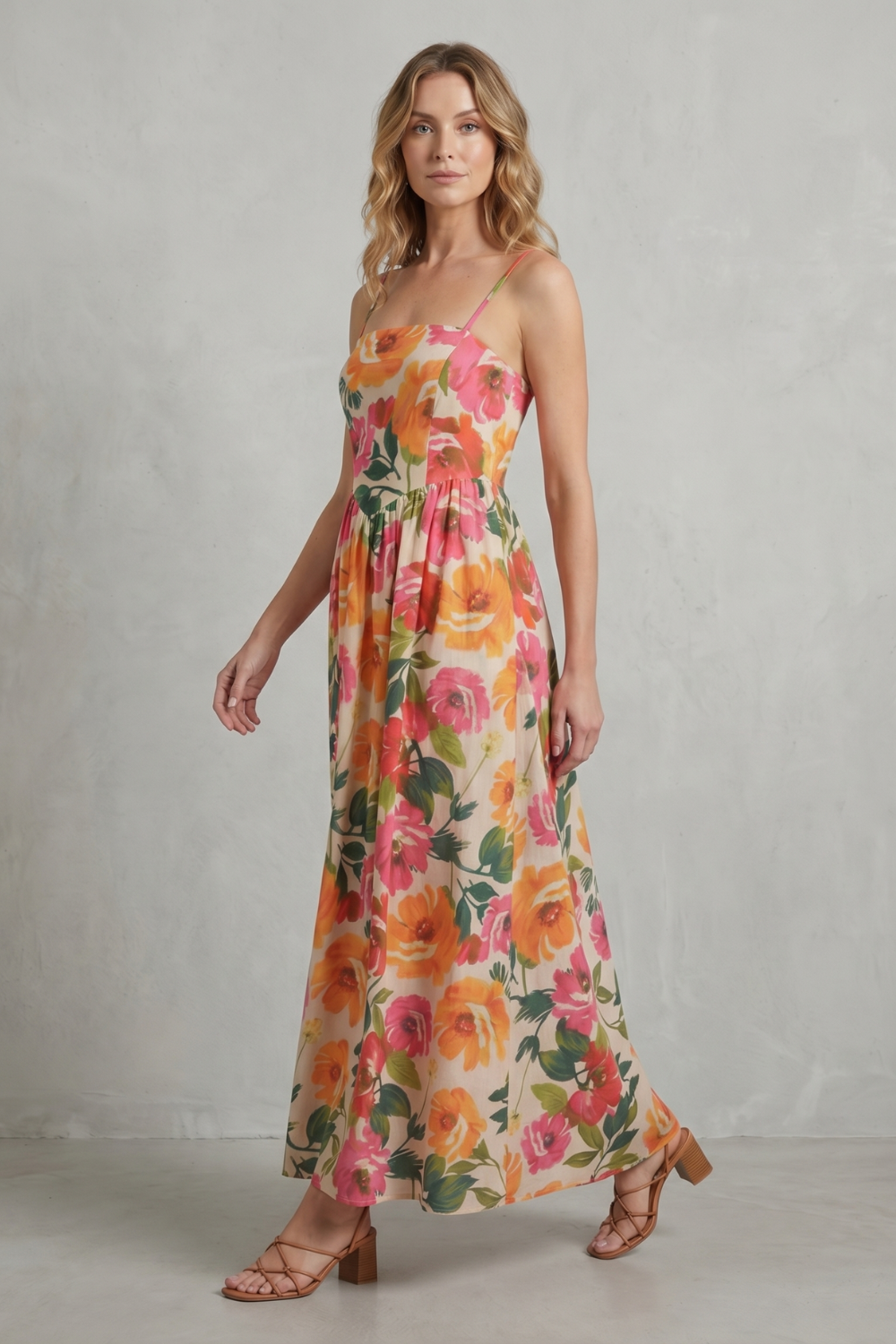 Florielle – Blumen-Charme mit eckigem Ausschnitt – Midikleid