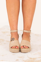 Elegantly Inclined Wedges, Nude
