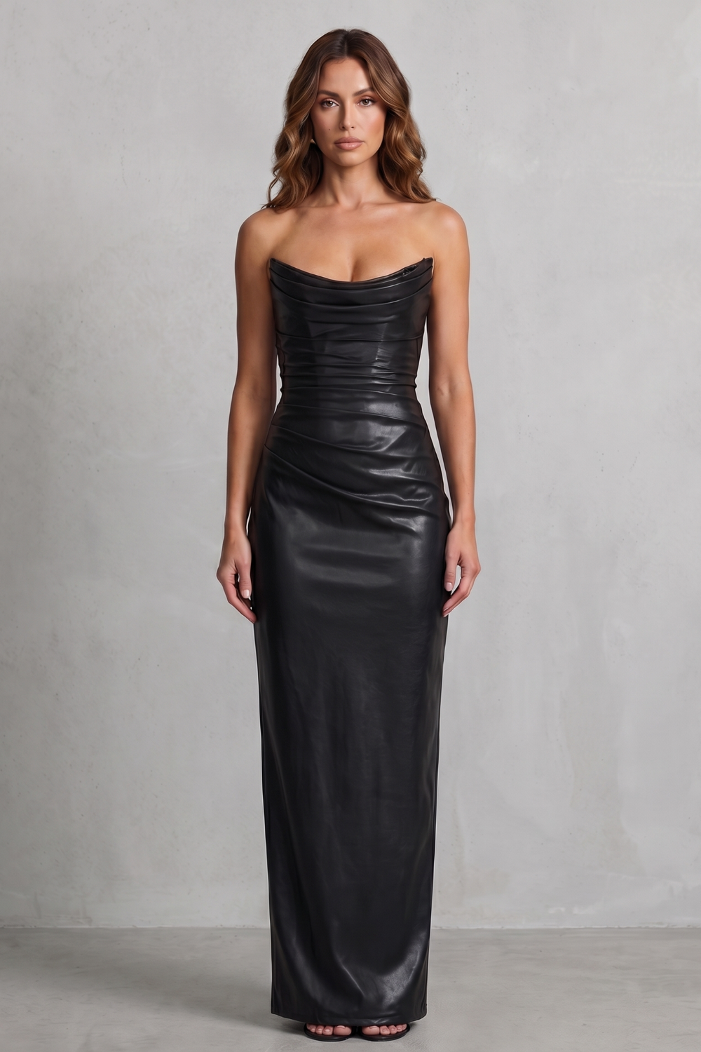 Albienne – Geformtes Kunstleder – Maxikleid