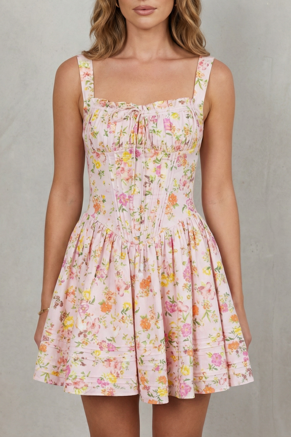 Avellina – Zarter floraler Charme – Minikleid