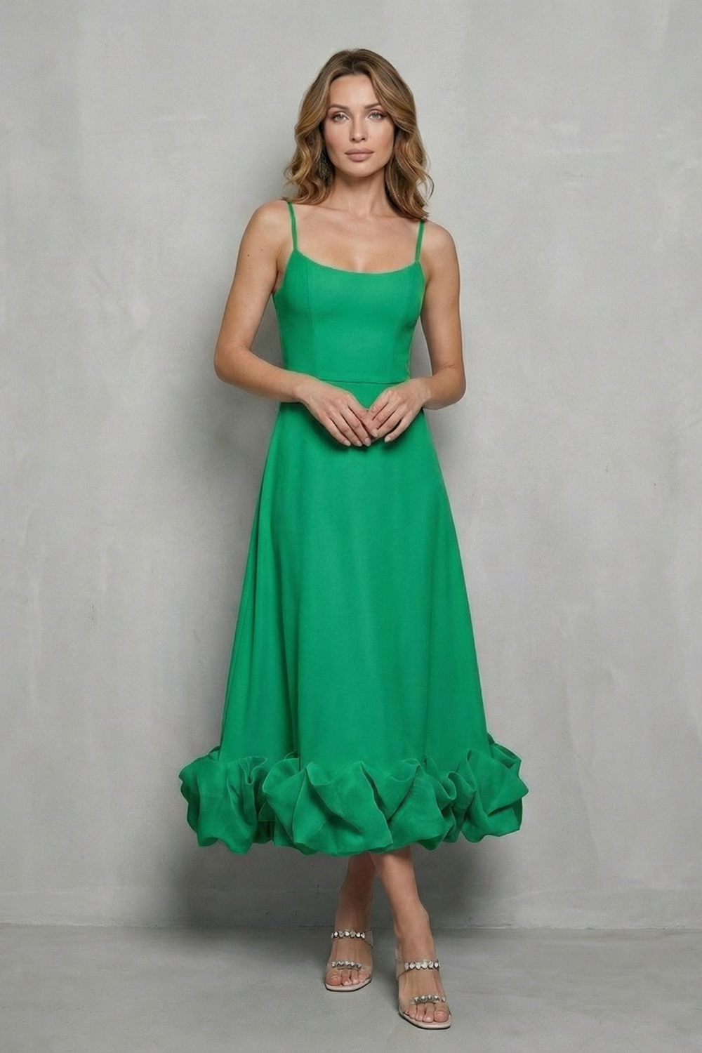 Elowenne – Romantisches Kleid mit Rüschensaum – Ärmelloses Midikleid