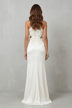 Una – Ätherische Blüte – Maxikleid mit Neckholder und Blumenschlitz für Damen