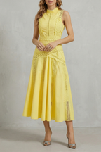 Gracia – Filigrane Spitzenpaneele – Elegantes Midikleid
