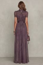 Velouraine – Eleganz mit Spitzen-Keyhole – Maxikleid
