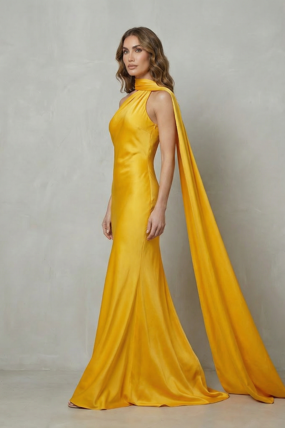 Orlianne – Drapierter Wasserfallausschnitt – Meerjungfrauenkleid aus Satin