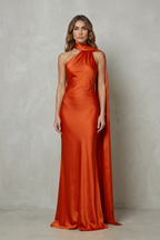 Orlianne – Drapierter Wasserfallausschnitt – Meerjungfrauenkleid aus Satin