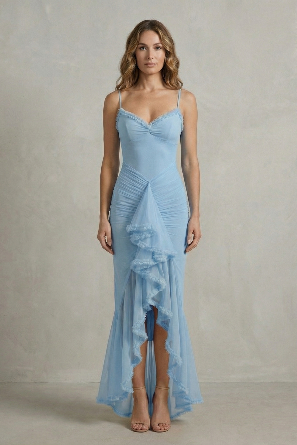 Phoebe – Femininer Rüschenzauber – Ärmelloses High-Low Maxikleid