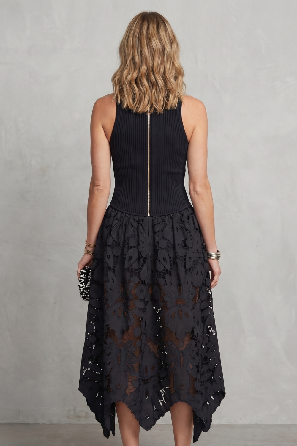 Atalisse – Eleganz mit Spitzenkontrast – Midikleid
