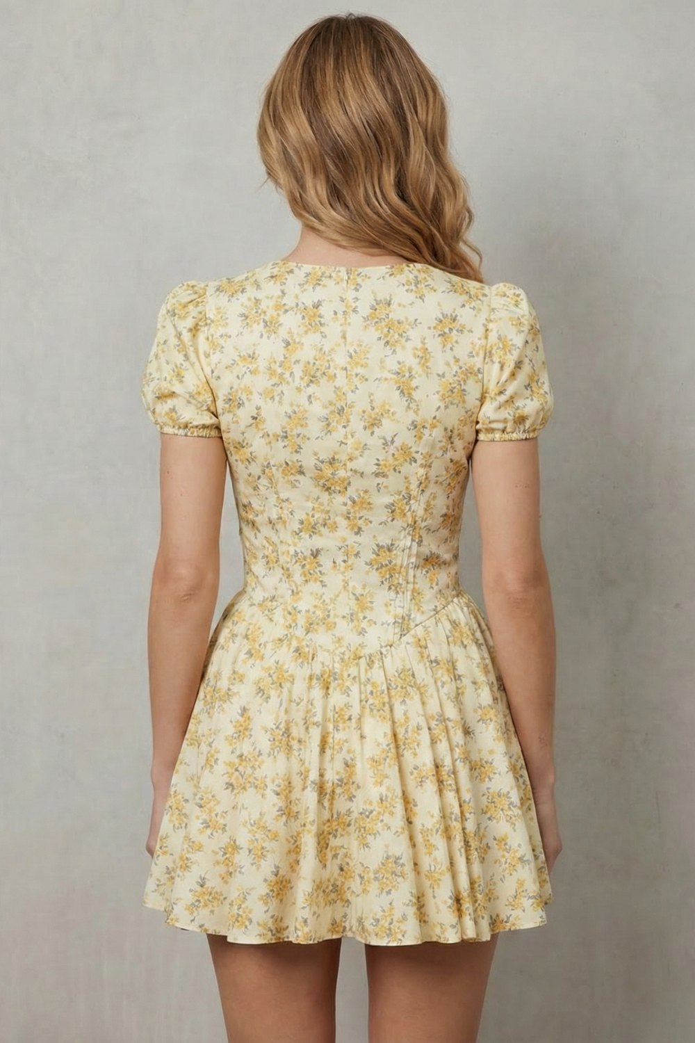Bryavelle – Floraler Sommerzauber – Minikleid