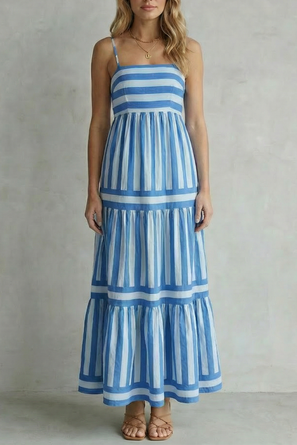 Candessa – Verspielte Streifenstufen – Maxikleid mit Spaghettiträgern