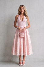 Rosalune – Trägerkleid mit floraler Eleganz – Midikleid