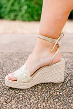 Blooms of Belief Wedges, Gold