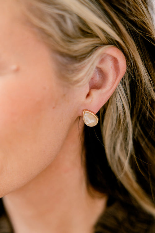 Calm Moment Earrings, Gold