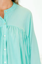 Ruhiges und gesammeltes Oberteil, Aqua