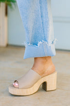 Five-Sterne-Resort-Absatzschuhe, Nude