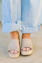 Five-Sterne-Resort-Absatzschuhe, Nude