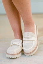 Golden Weave Mules, Natur