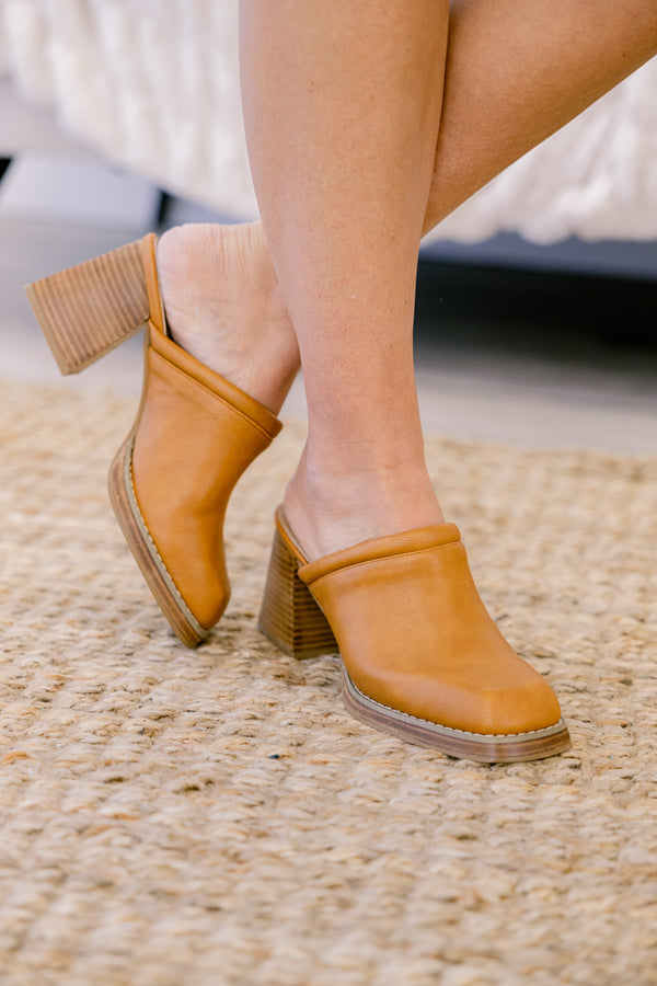 Just Wing It Clogs, Camel