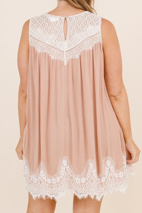 Laced With Love Kleid, Latte