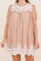 Laced With Love Kleid, Latte