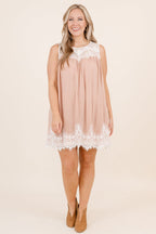 Laced With Love Kleid, Latte