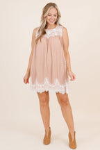 Laced With Love Kleid, Latte