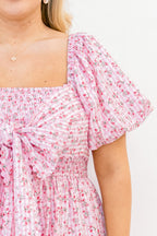 Read Between The Lines Kleid, Rosa