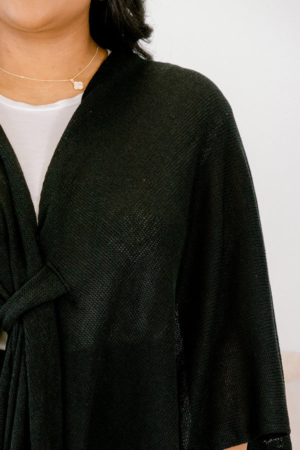 Softly Stated Poncho, Schwarz