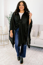 Softly Stated Poncho, Schwarz